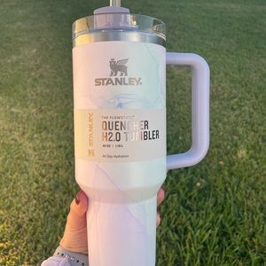 SHIPS SAME DAY! Stanley Target 40 oz Quencher H2.0 Tumbler WATERCOLOR DUSK -